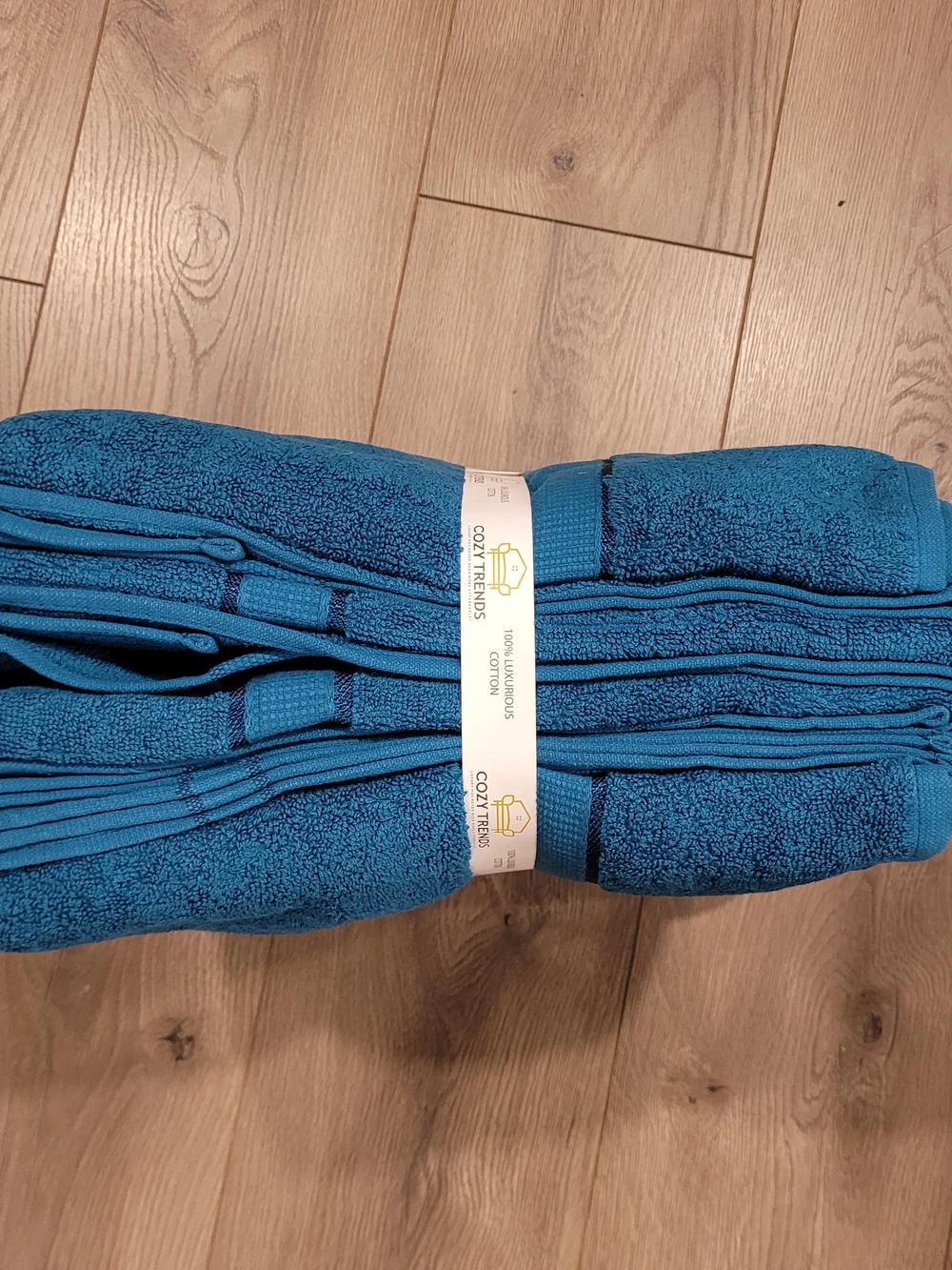 Cozy Trends towel set